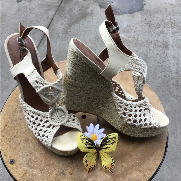 Lucky Brand Shoes - 💢 Lucky Brand Crochet Wedges
